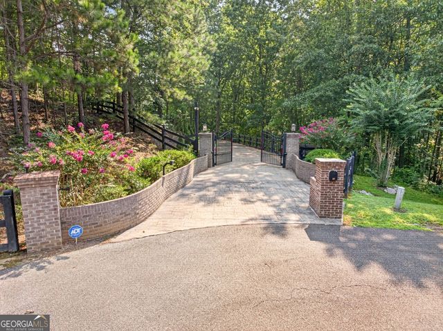 27 Hawks Farm Road, White, GA 30184