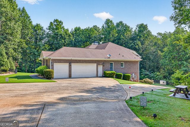 27 Hawks Farm Road, White, GA 30184