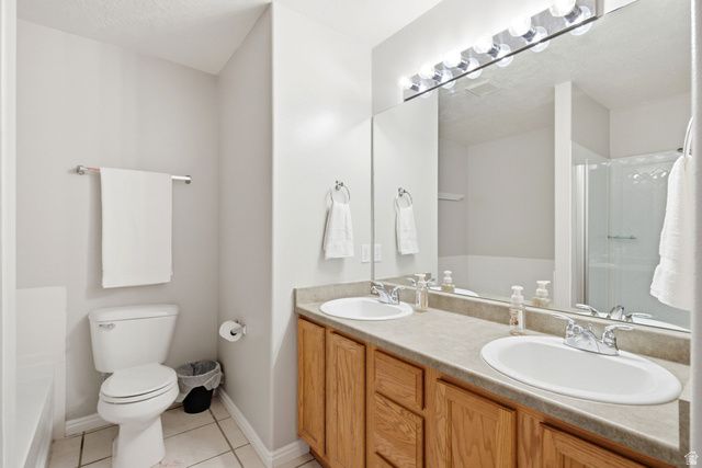 8534 S MAUL OAK DR, West Jordan, UT 84081