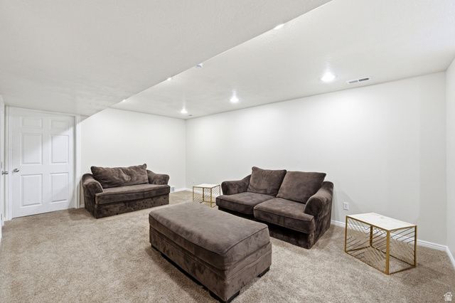 8534 S MAUL OAK DR, West Jordan, UT 84081