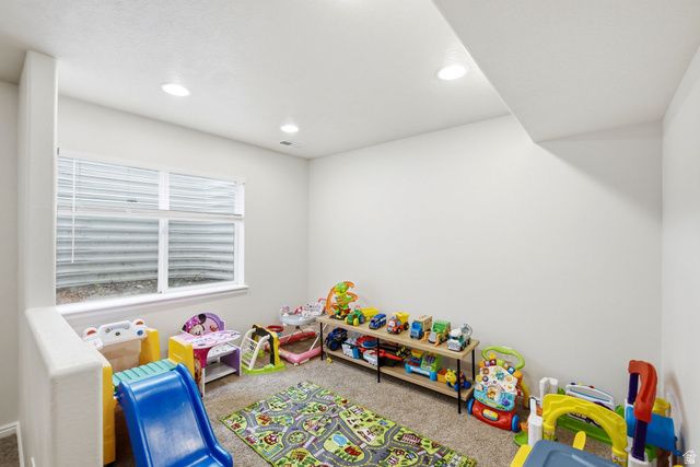 8534 S MAUL OAK DR, West Jordan, UT 84081
