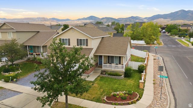 8534 S MAUL OAK DR, West Jordan, UT 84081