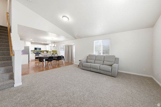 8534 S MAUL OAK DR, West Jordan, UT 84081