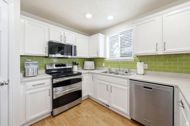 8534 S MAUL OAK DR, West Jordan, UT 84081