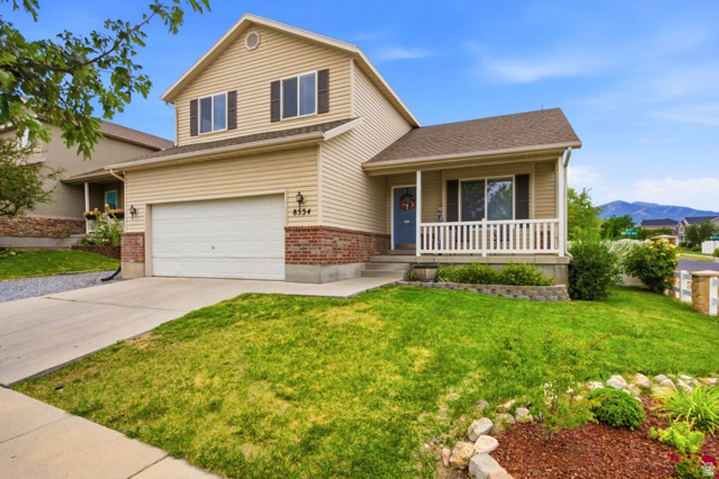 8534 S MAUL OAK DR, West Jordan, UT 84081