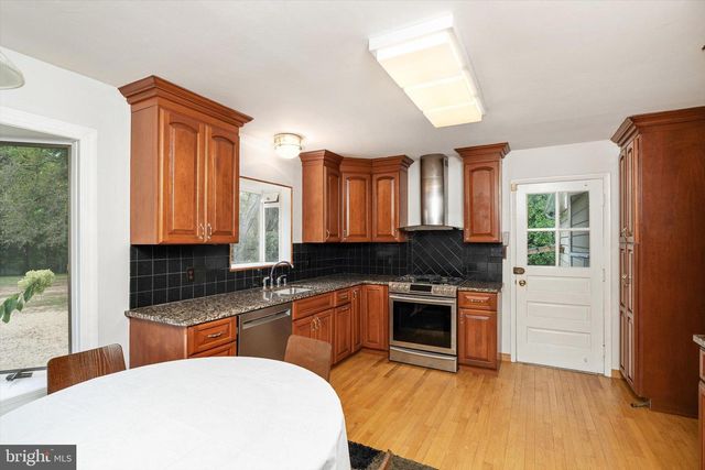 17 CHERRY BROOK DR, Princeton, NJ 08540