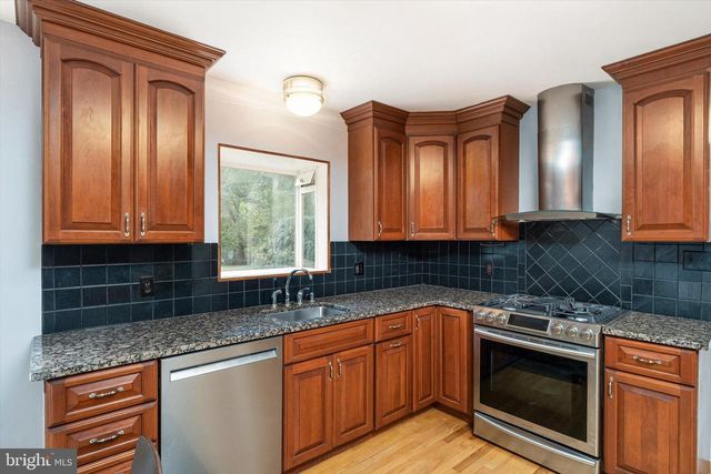 17 CHERRY BROOK DR, Princeton, NJ 08540