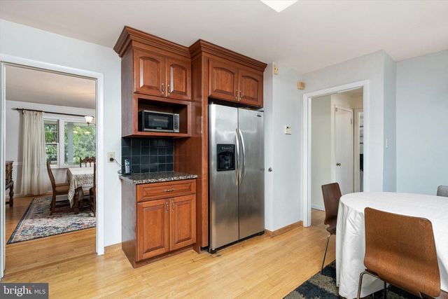 17 CHERRY BROOK DR, Princeton, NJ 08540