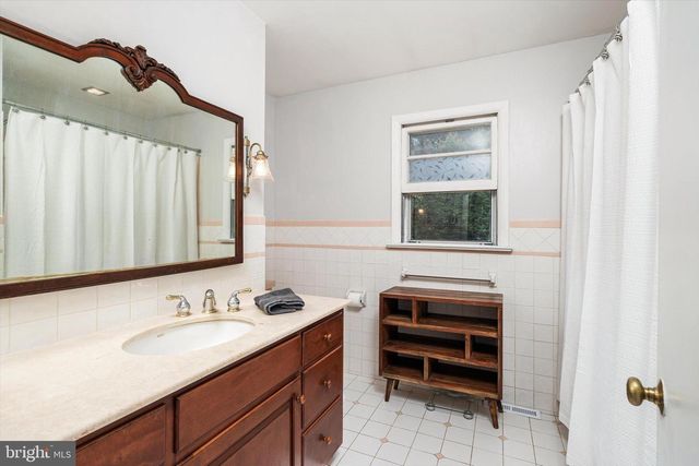 17 CHERRY BROOK DR, Princeton, NJ 08540