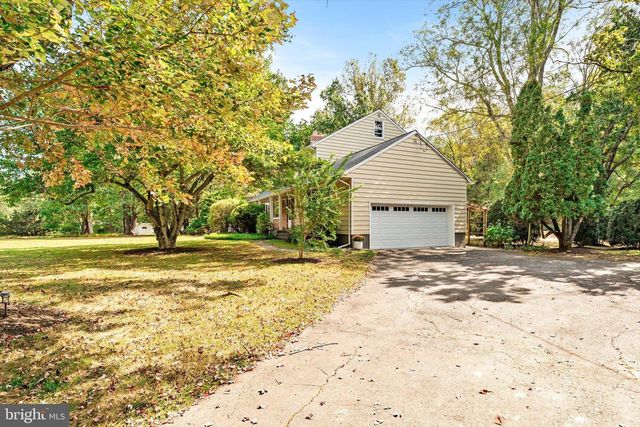 17 CHERRY BROOK DR, Princeton, NJ 08540