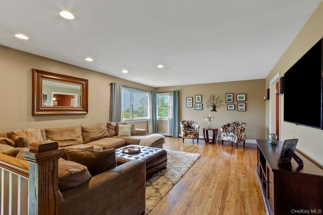 18 Hickory Drive, Campbell Hall, NY 10916