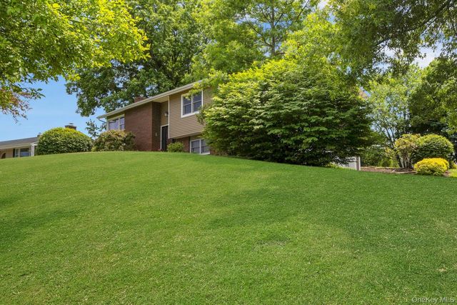 18 Hickory Drive, Campbell Hall, NY 10916