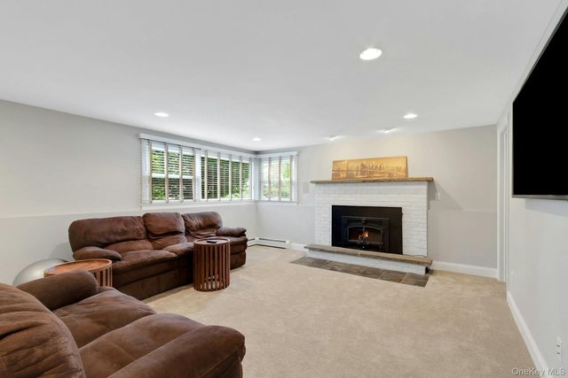 18 Hickory Drive, Campbell Hall, NY 10916