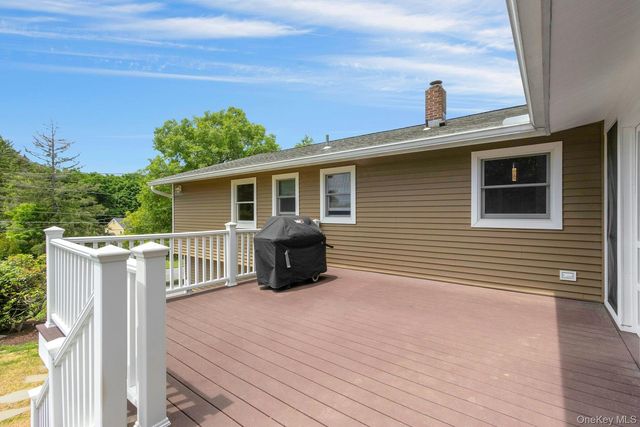 18 Hickory Drive, Campbell Hall, NY 10916