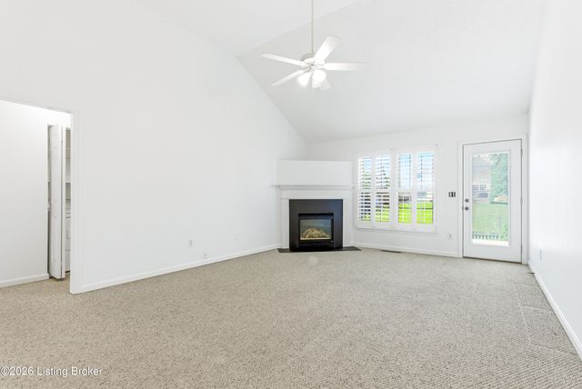 7217 Meadow Ridge Dr, Louisville, KY 40218