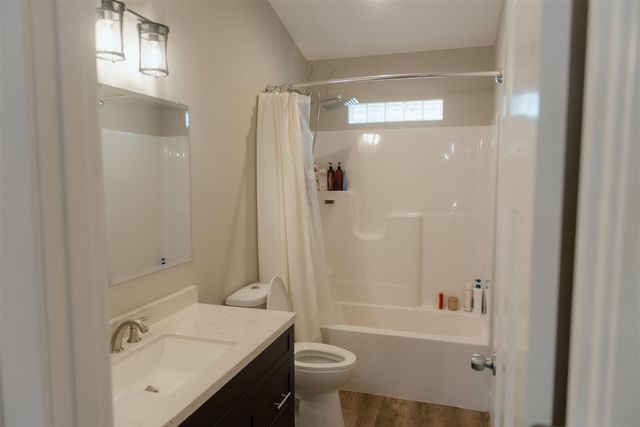 2401 Lamar Avenue, Wyoming, MI 49519