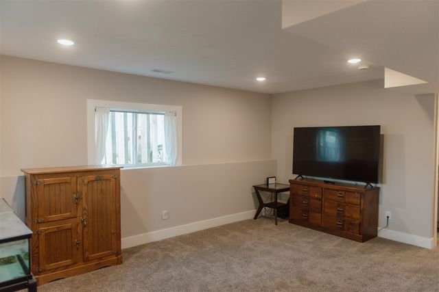 2401 Lamar Avenue, Wyoming, MI 49519