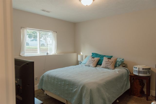 2401 Lamar Avenue, Wyoming, MI 49519