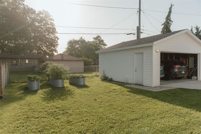 2401 Lamar Avenue, Wyoming, MI 49519