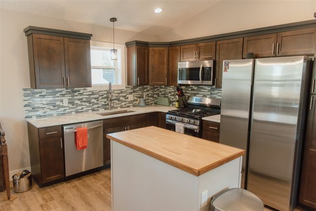 2401 Lamar Avenue, Wyoming, MI 49519