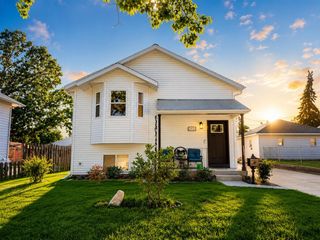 2401 Lamar Avenue, Wyoming, MI 49519