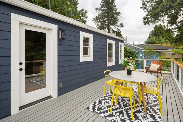 9219 5th Avenue NE, Seattle, WA 98115