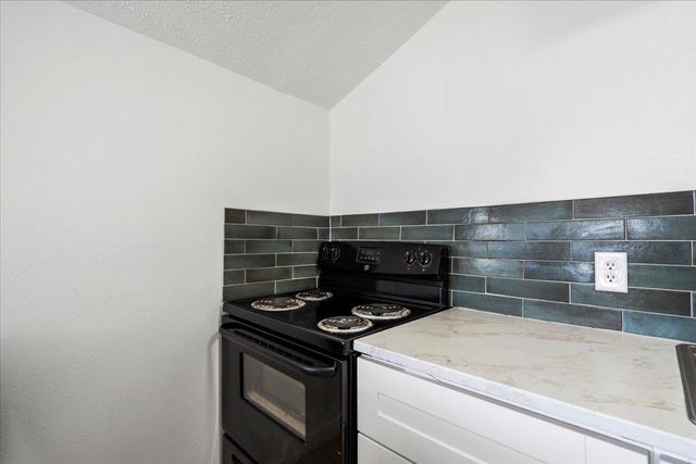 145 Ohukai Rd, Kihei, HI 96753