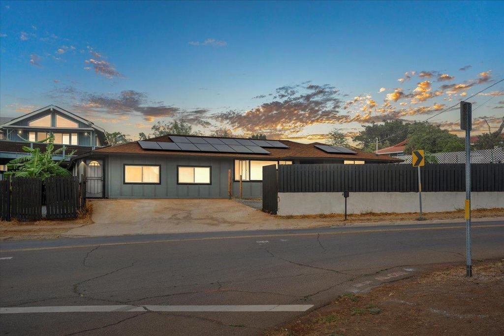 145 Ohukai Rd, Kihei, HI 96753