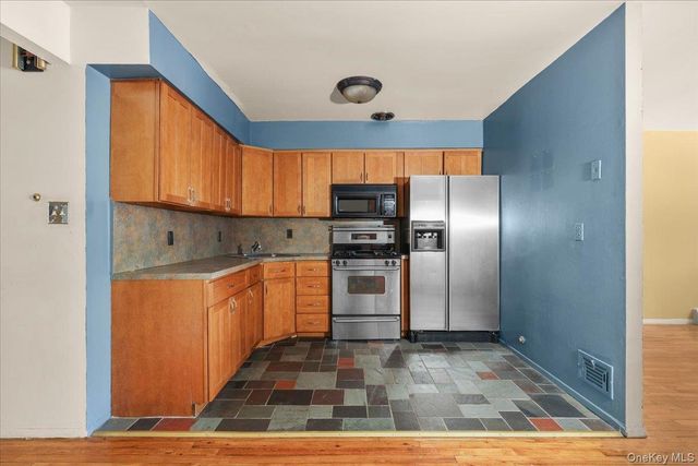 1964 Burke Avenue, Bronx, NY 10469
