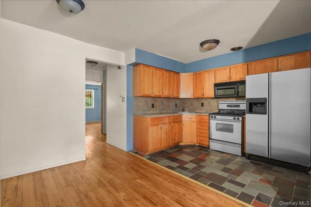 1964 Burke Avenue, Bronx, NY 10469