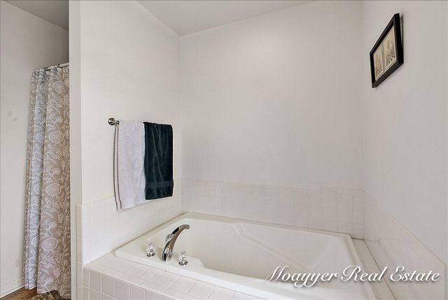7012 Shady Knoll Drive Se, Gaines Twp, MI 49316