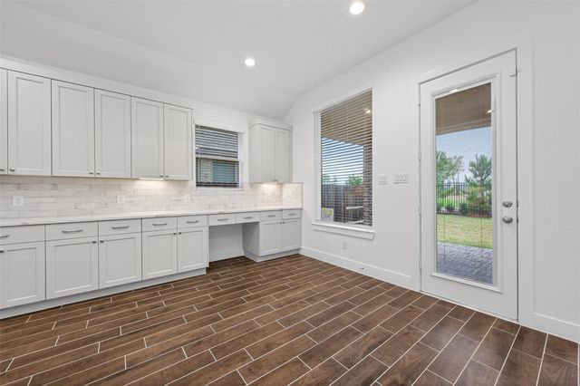 18338 Tiger Flowers Drive, Conroe, TX 77302