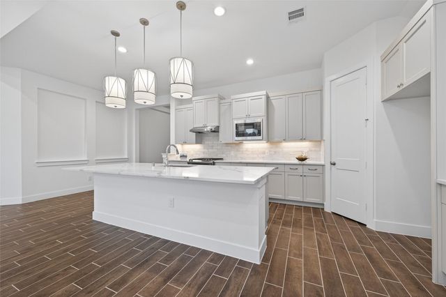 18338 Tiger Flowers Drive, Conroe, TX 77302