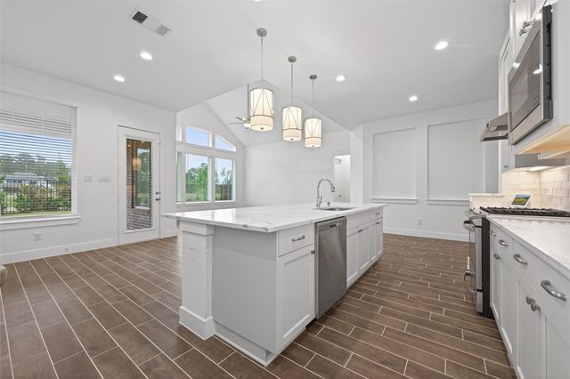 18338 Tiger Flowers Drive, Conroe, TX 77302