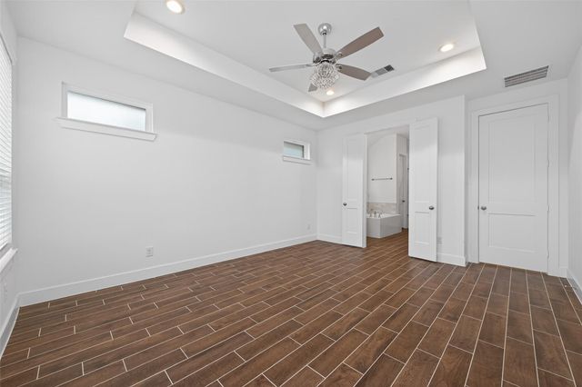 18338 Tiger Flowers Drive, Conroe, TX 77302