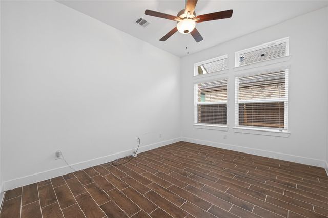 18338 Tiger Flowers Drive, Conroe, TX 77302