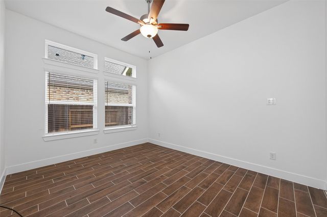 18338 Tiger Flowers Drive, Conroe, TX 77302