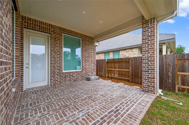 18338 Tiger Flowers Drive, Conroe, TX 77302