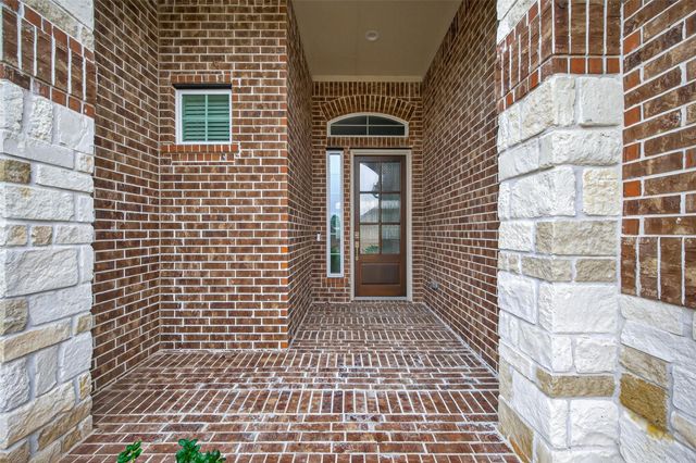 18338 Tiger Flowers Drive, Conroe, TX 77302