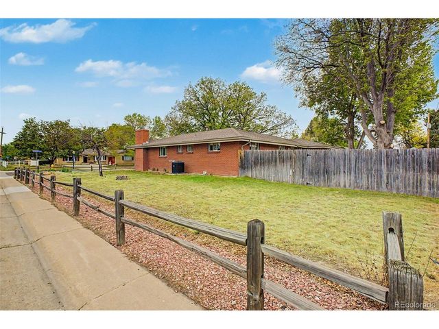 6037 Moore St, Arvada, CO 80004
