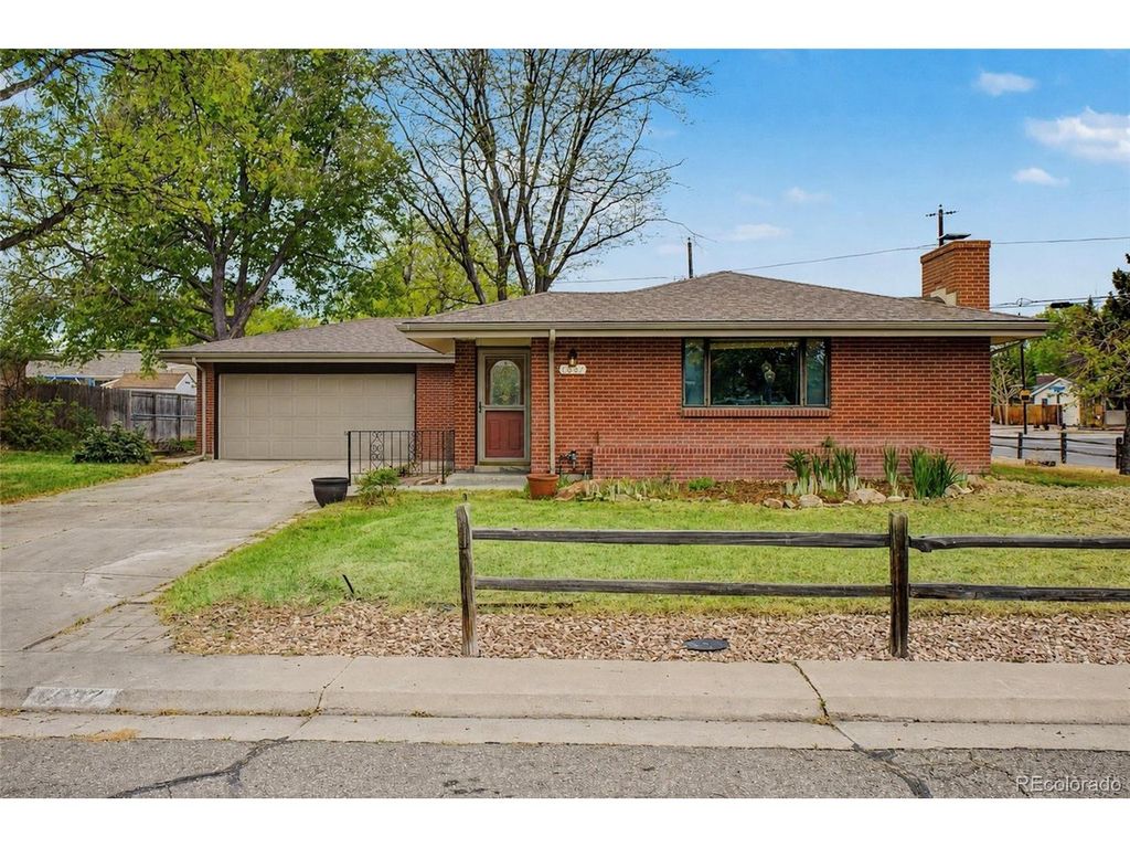 6037 Moore St, Arvada, CO 80004