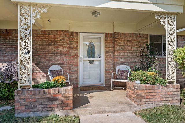 744 Briarwood Lane, Hurst, TX 76053
