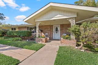 744 Briarwood Lane, Hurst, TX 76053