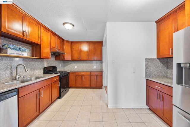1828 Rosedale Ave, Oakland, CA 94601