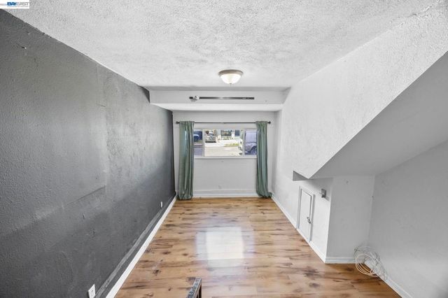 1828 Rosedale Ave, Oakland, CA 94601