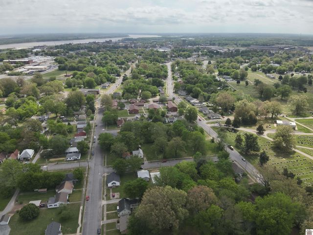 1207 Salem Ave, Paducah, KY 42001
