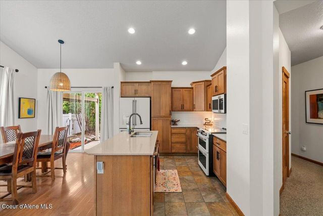 2624 W Sorbonne Dr, Coeur D'alene, ID 83815