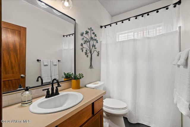 2624 W Sorbonne Dr, Coeur D'alene, ID 83815