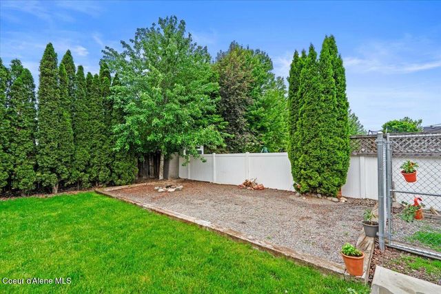 2624 W Sorbonne Dr, Coeur D'alene, ID 83815