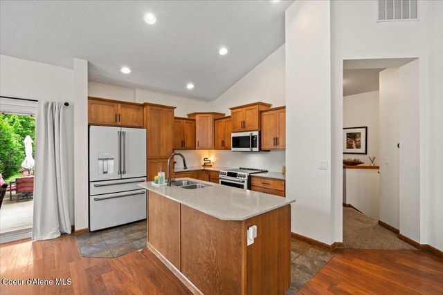 2624 W Sorbonne Dr, Coeur D'alene, ID 83815